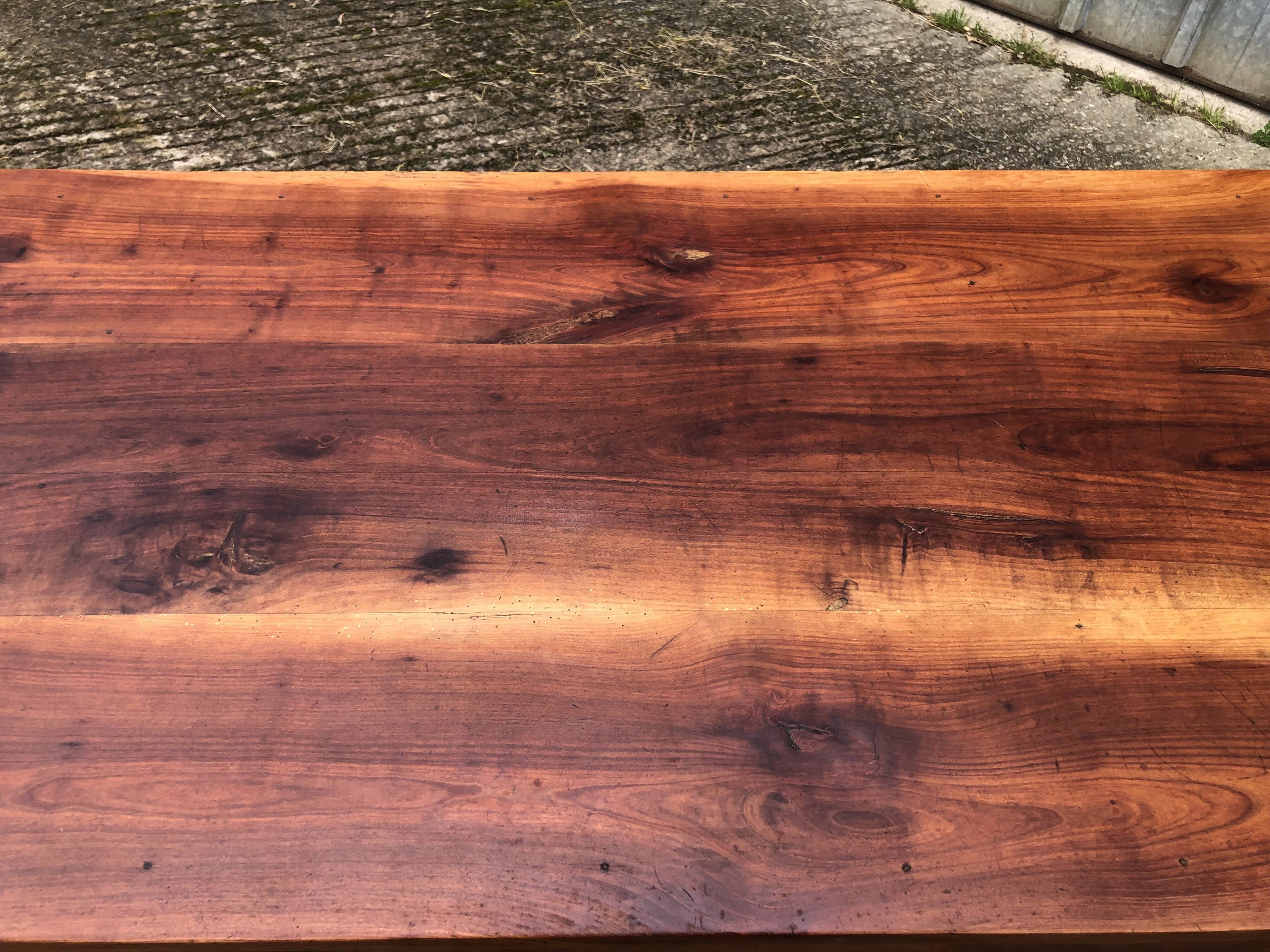 Table de ferme ancienne en cerisier massif avec 2 tiroirs et une tirette