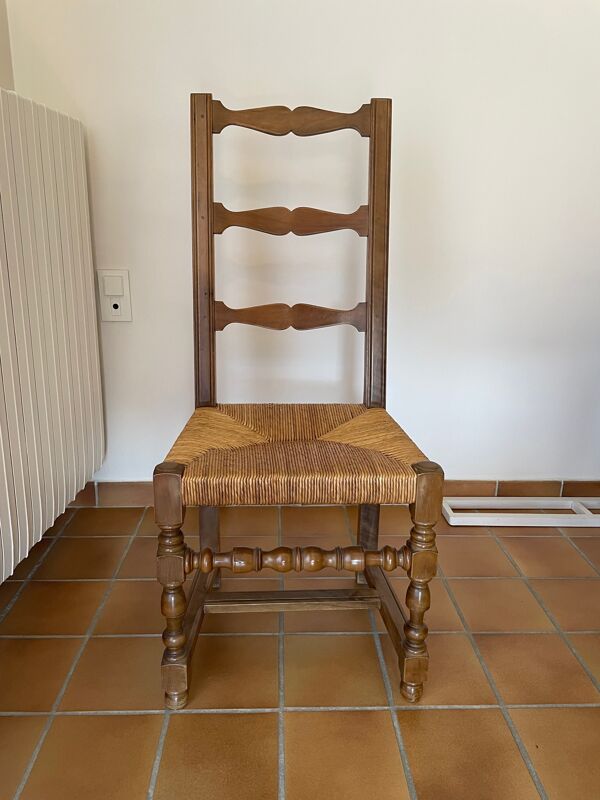 Set de 8 chaises louis xiii en noyer