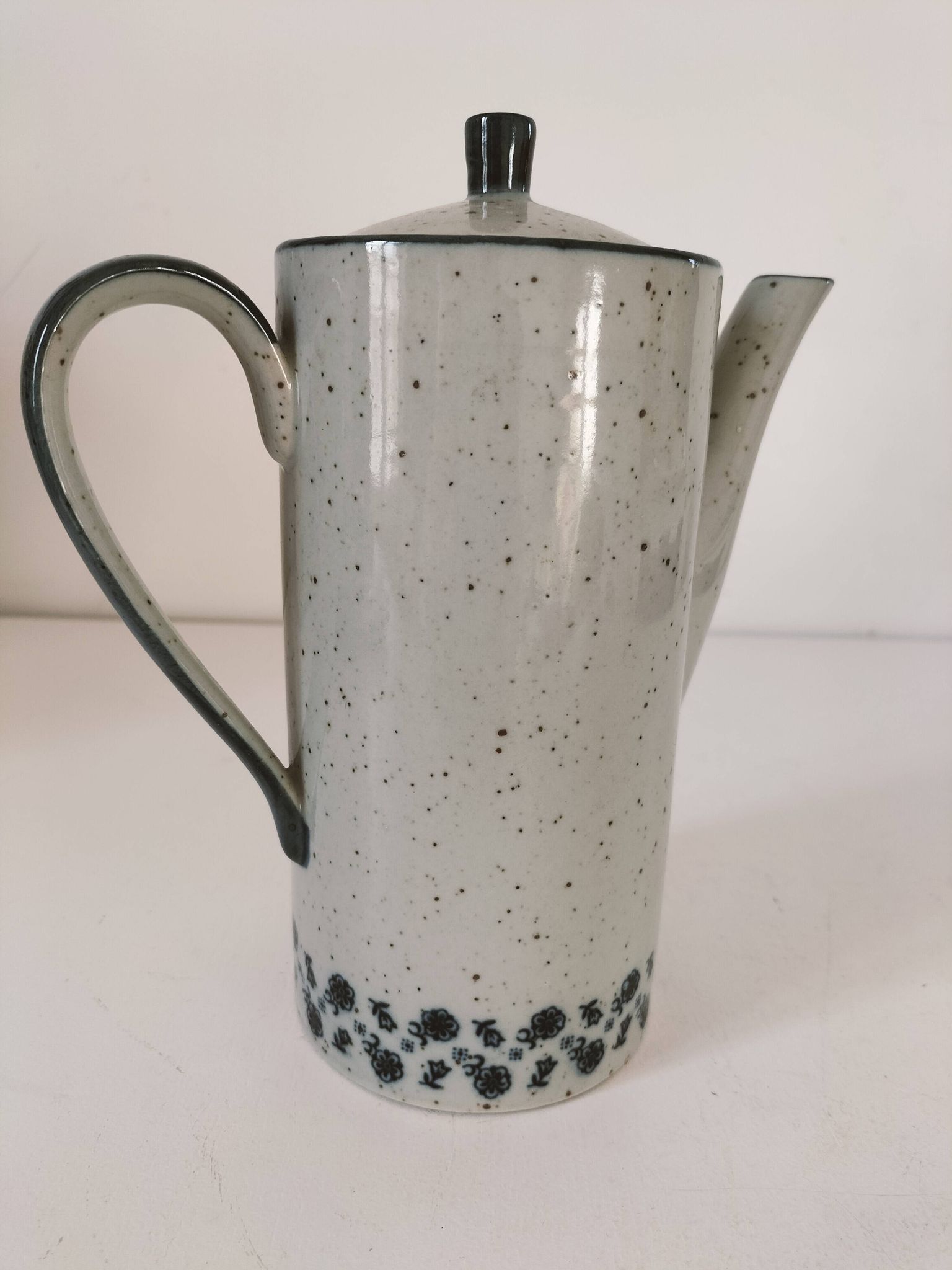Vintage speckled stoneware coffee pot – navy blue floral decoration