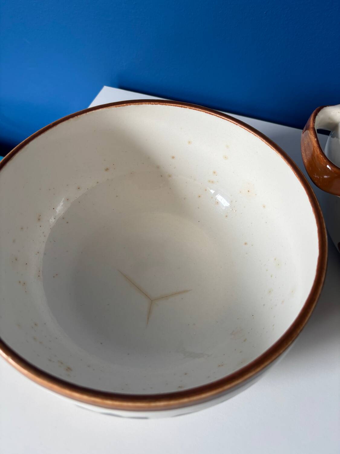 Set of Boch La Louvière salad bowls and dishes, Kimono model, 1970