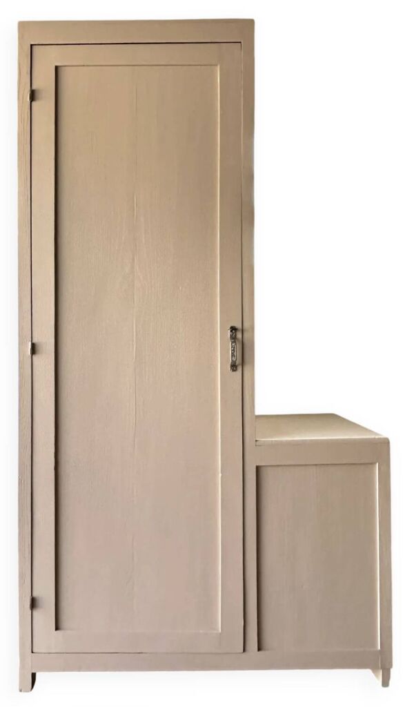 Armoire parisienne asymétrique