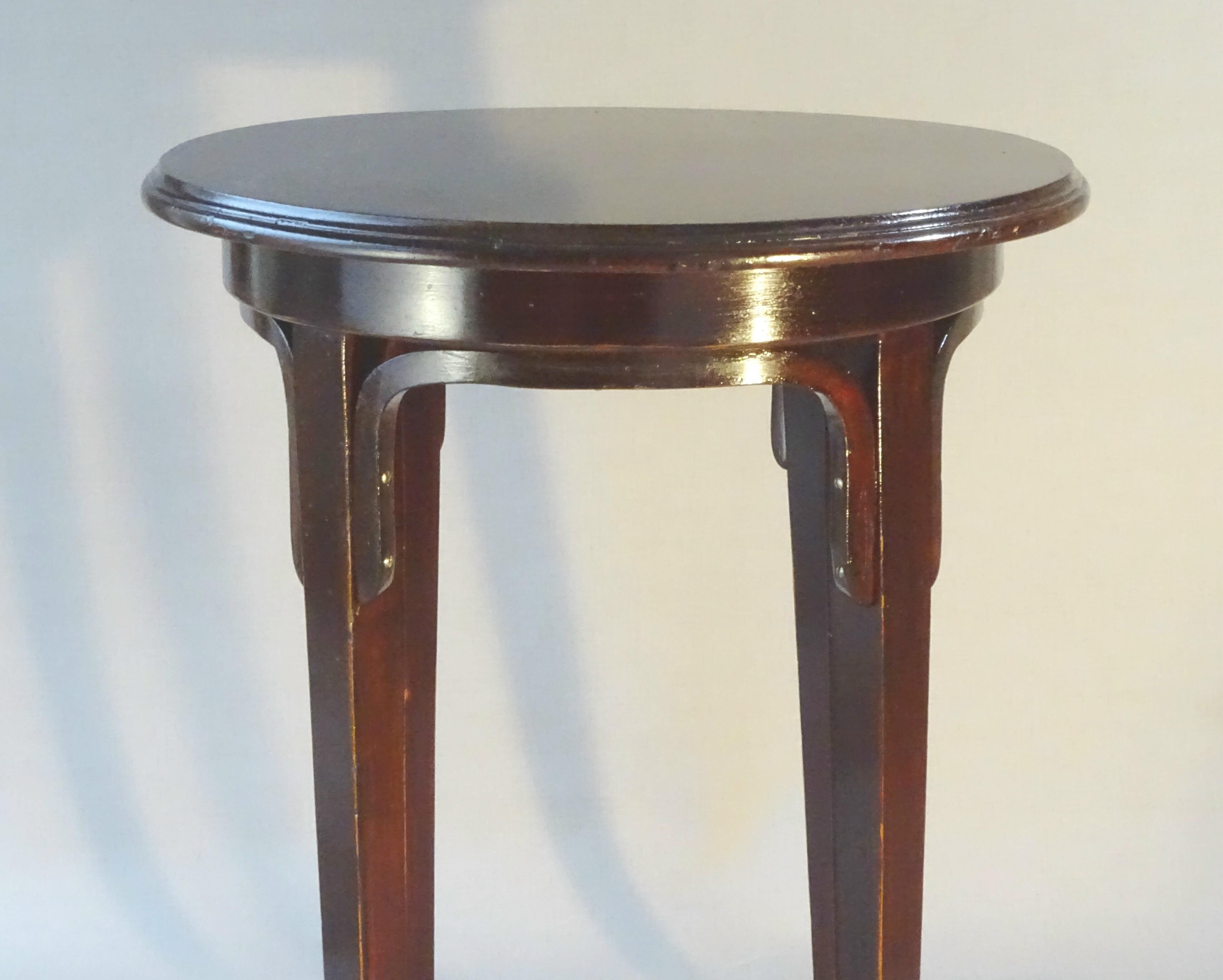 Table d'appoint par Kohn, vers 1910 style sécession viennoise,bistrot