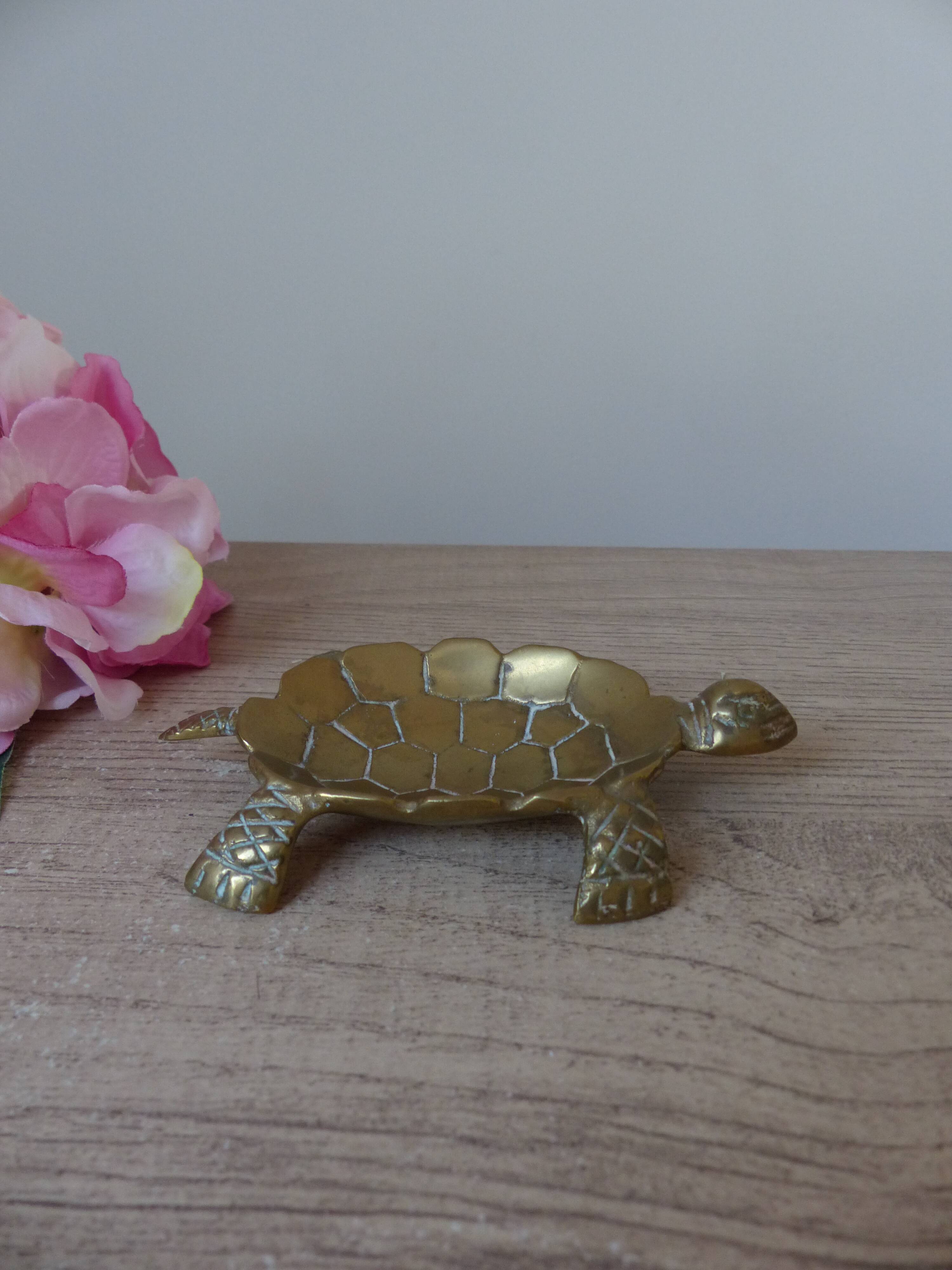 Petit cendrier tortue en laiton sculpté vintage