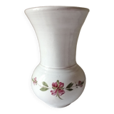 Handmade vase at the Nemy pottery (85)