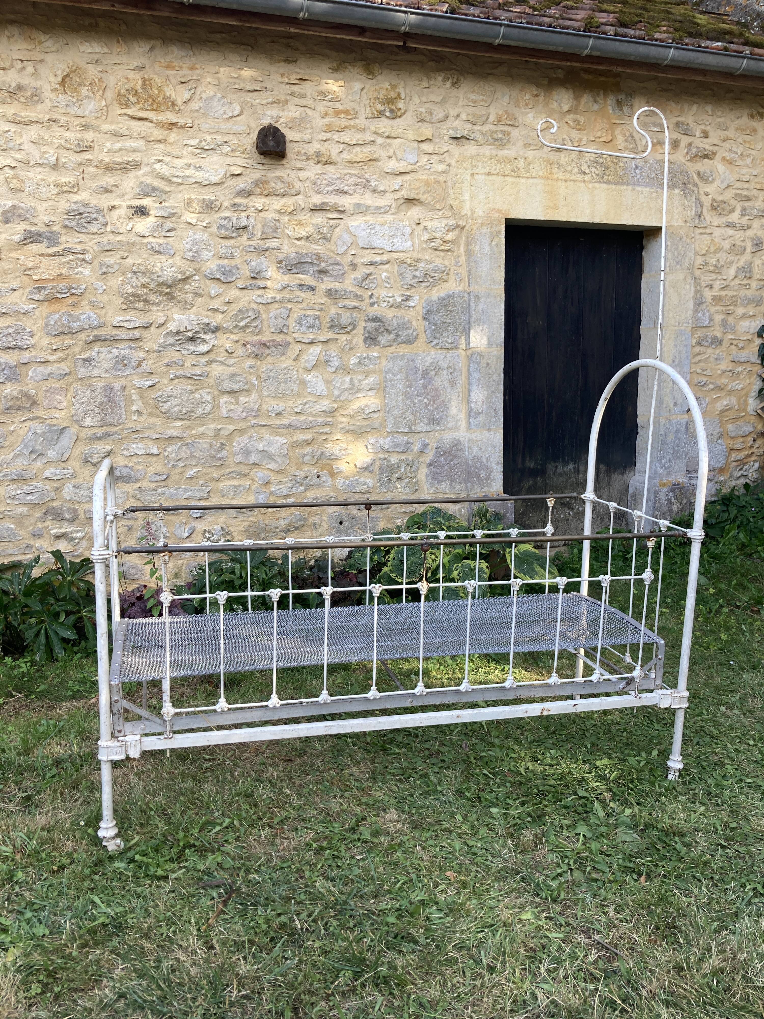 Iron bed for children