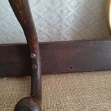 Wall coat rack in curved wood 3 pateres