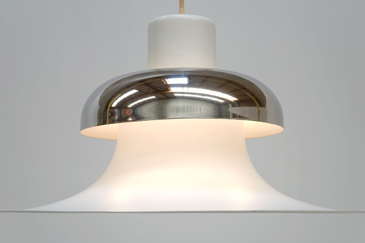Scandinavian hanging lamp Mandalay by Andreas Hansen edition Louis Poulsen