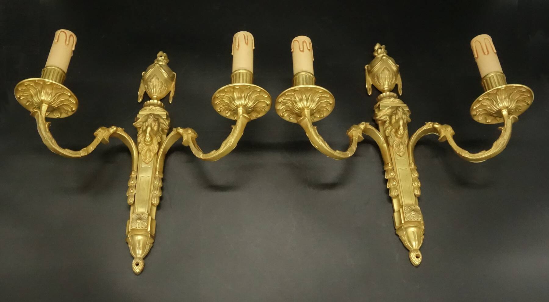 Pair of large sconces, ram's head, Louis XVI style, 19th century - gilded bronze