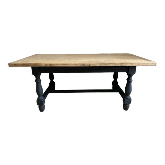 Farmhouse table