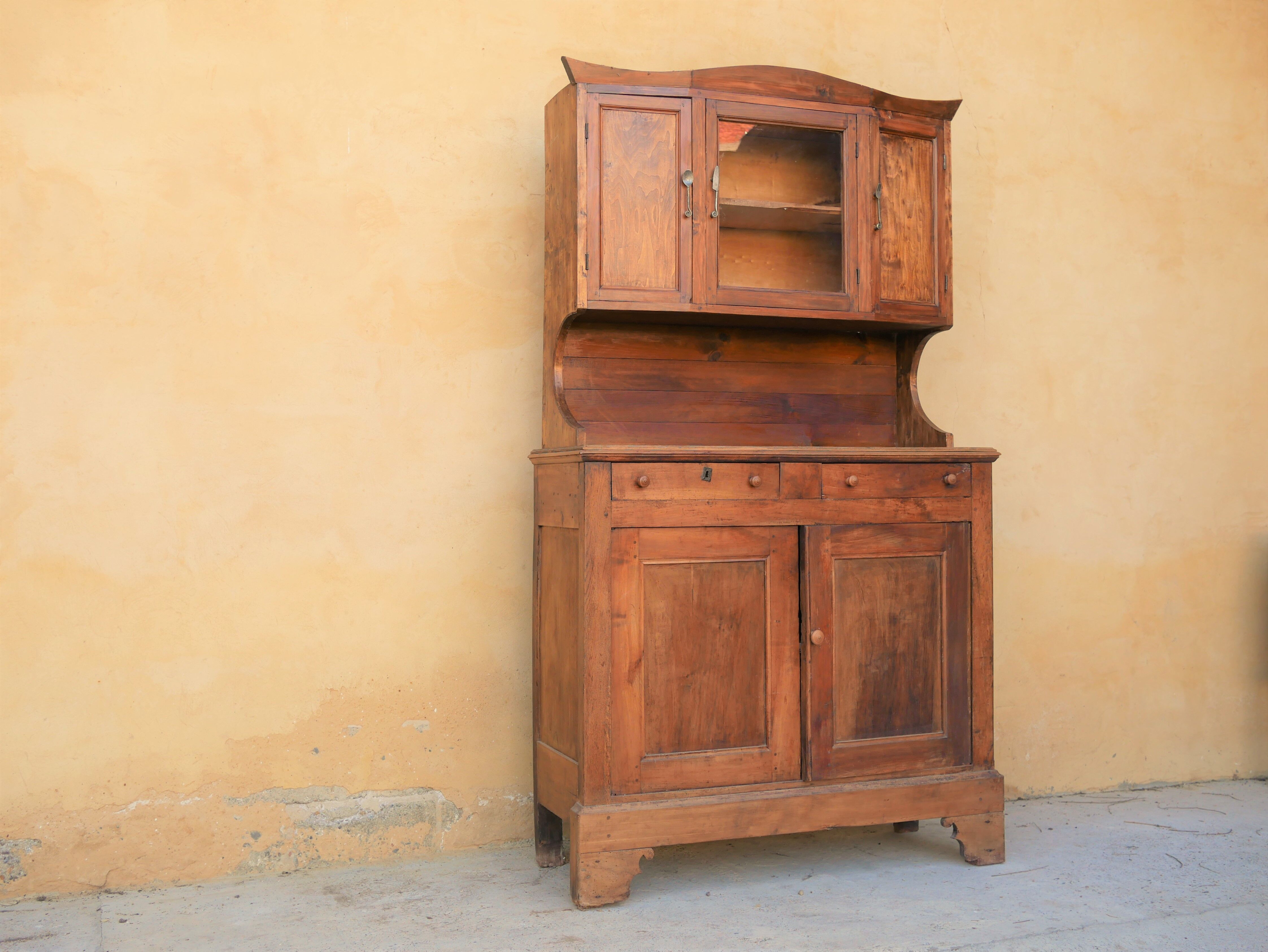 Buffet vaisselier en bois massif