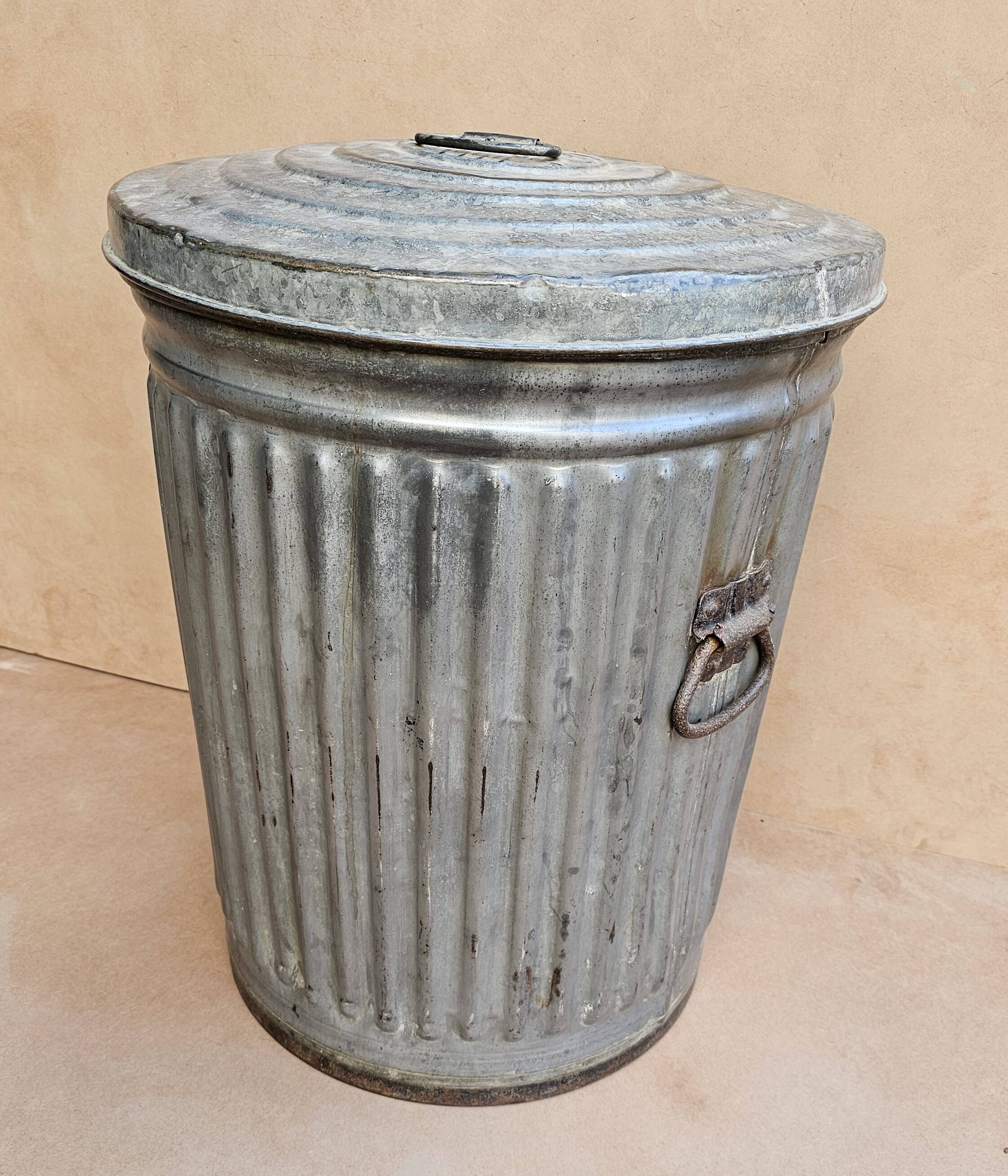 Original US Army Reeves Trash Can 1944-1941 - 24 Gallon Steel