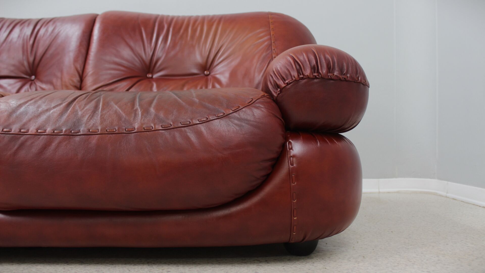 Vintage leather 3 seater sofa Mobil Girgi, 1970s