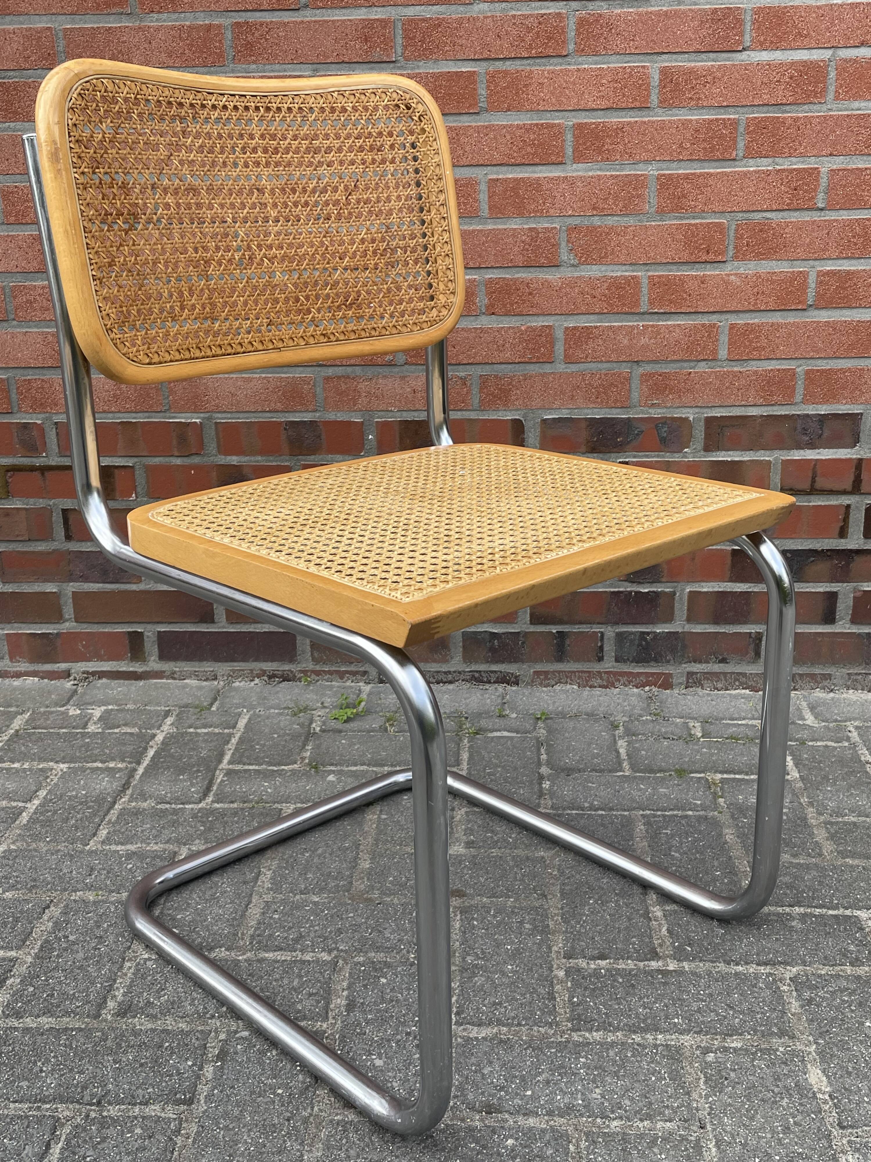 Ensemble de 4 Chaises vintage modèle Cesca B32 en chrome et bois