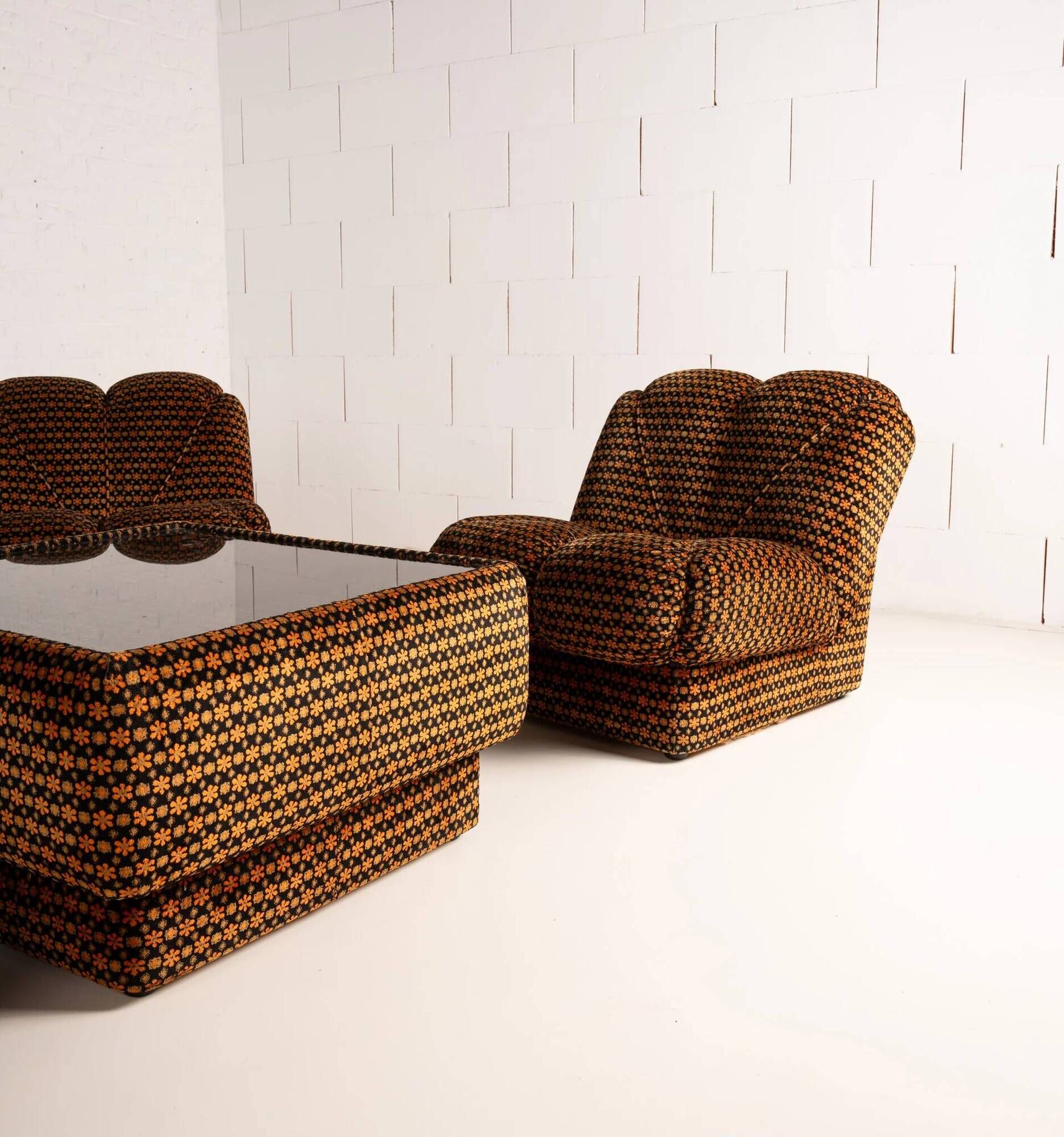 70s FLORAL PRINT MODULAR SOFA & TABLE