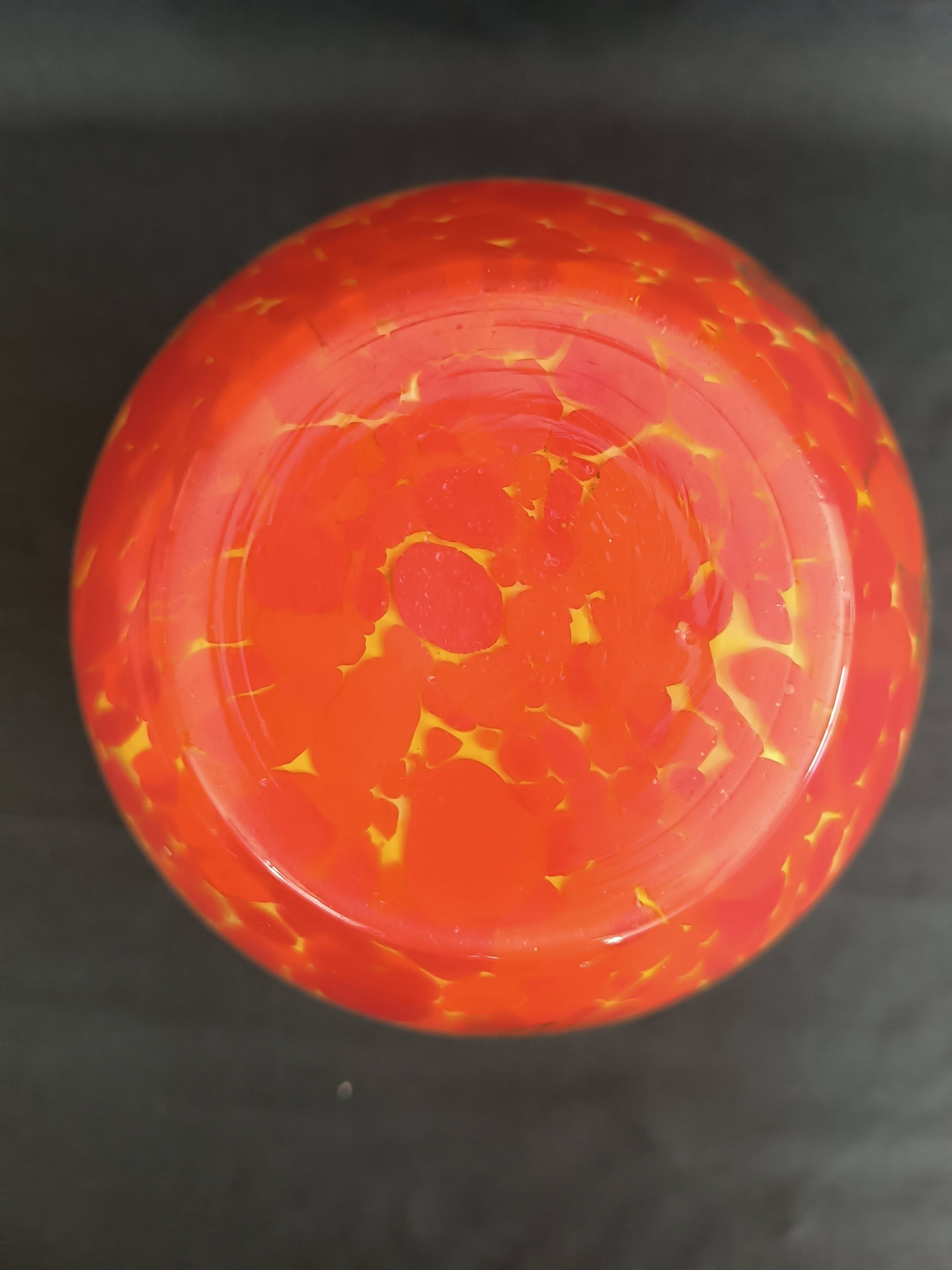 Vase art déco en verre multicouches.