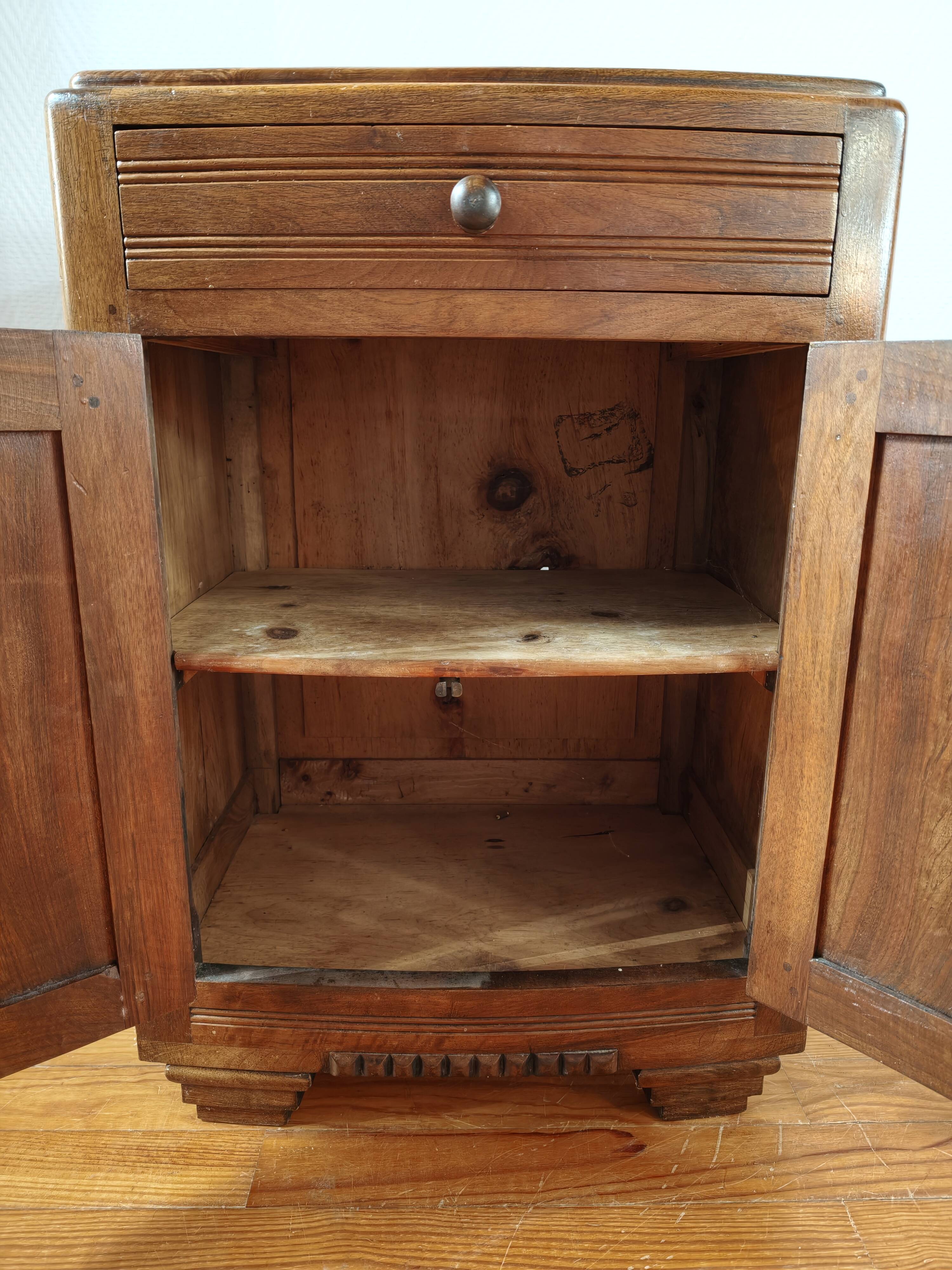 Confiturier en noyer – meuble de rangement ancien 1930-40