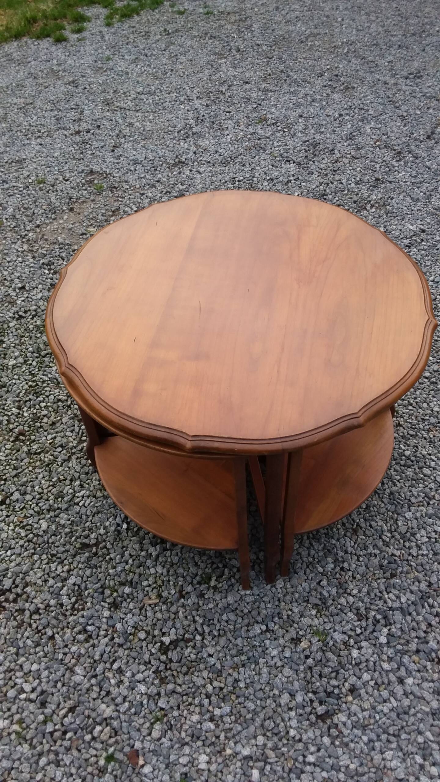 Coffee table nesting tables in cherry wood in classic style from the 60s/70s