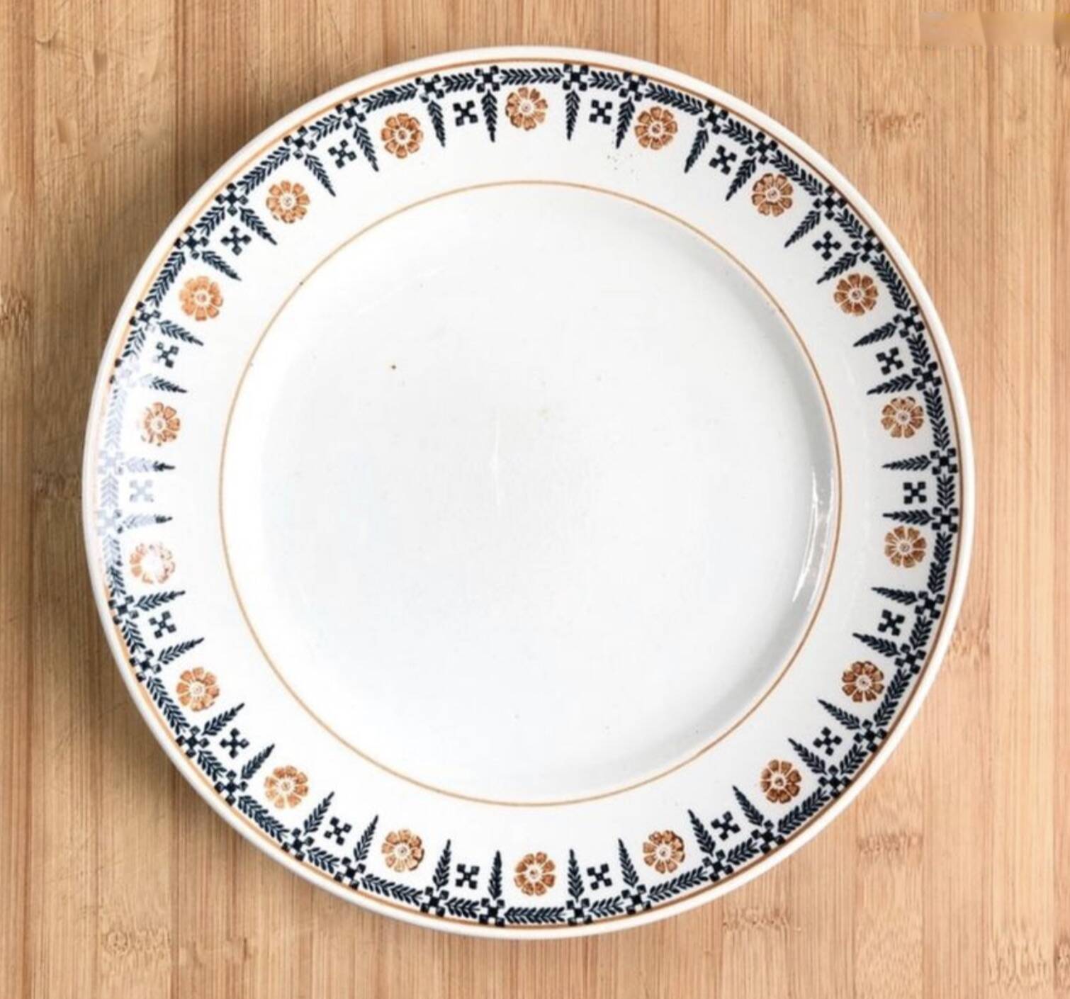 Footed plate, Iron earth, Saint-Amand