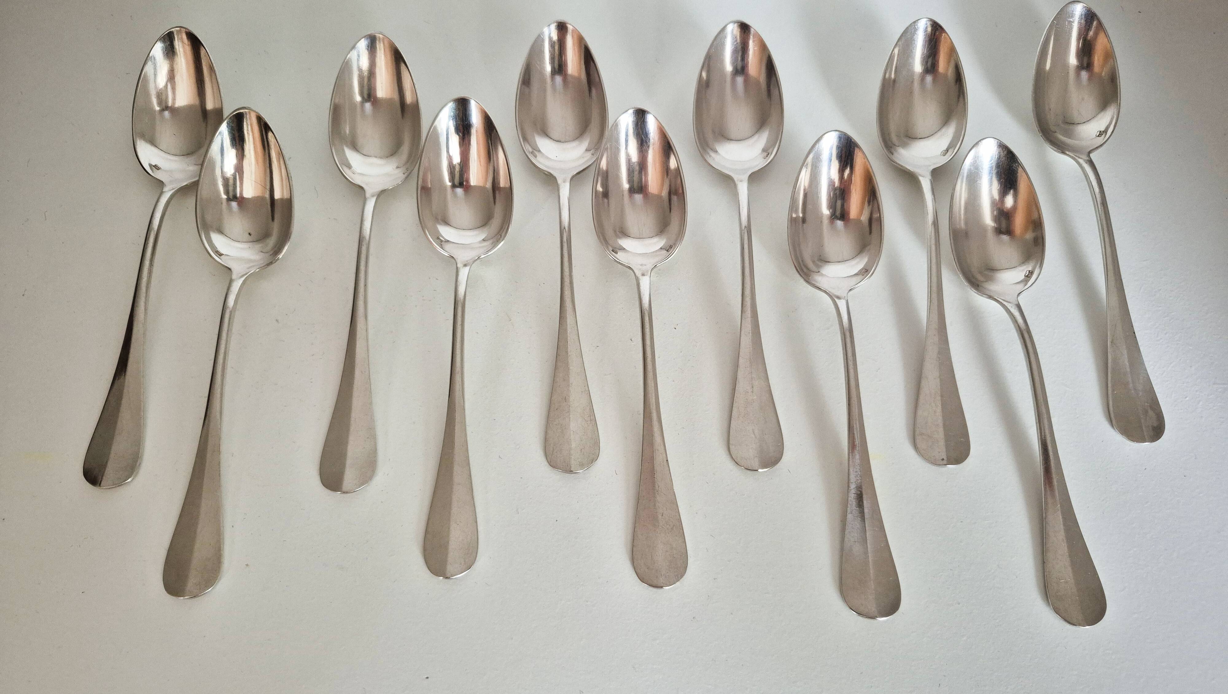 Dessert spoons, silver coffee spoons, small Baguette spoons.