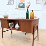 Designer double-sided desk
