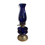 Lampe à pétrole en verre bleu cobalt et laiton estampillé "Sail Boat Brand"