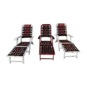 Trois chaises longues