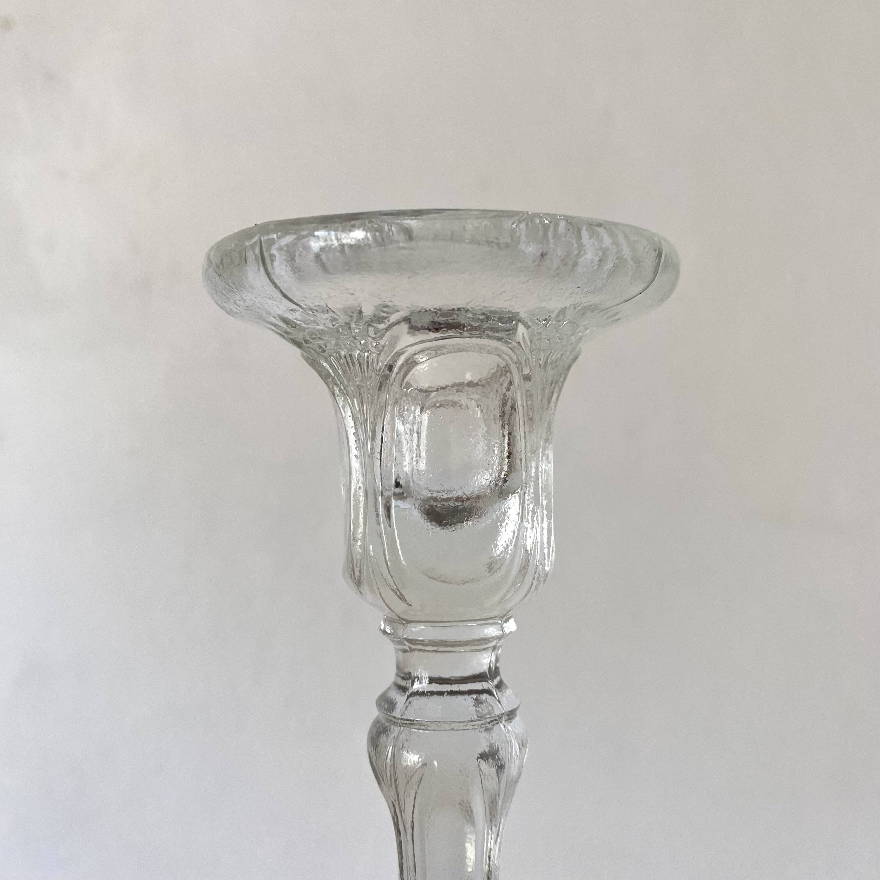 21 cm molded glass candle holder