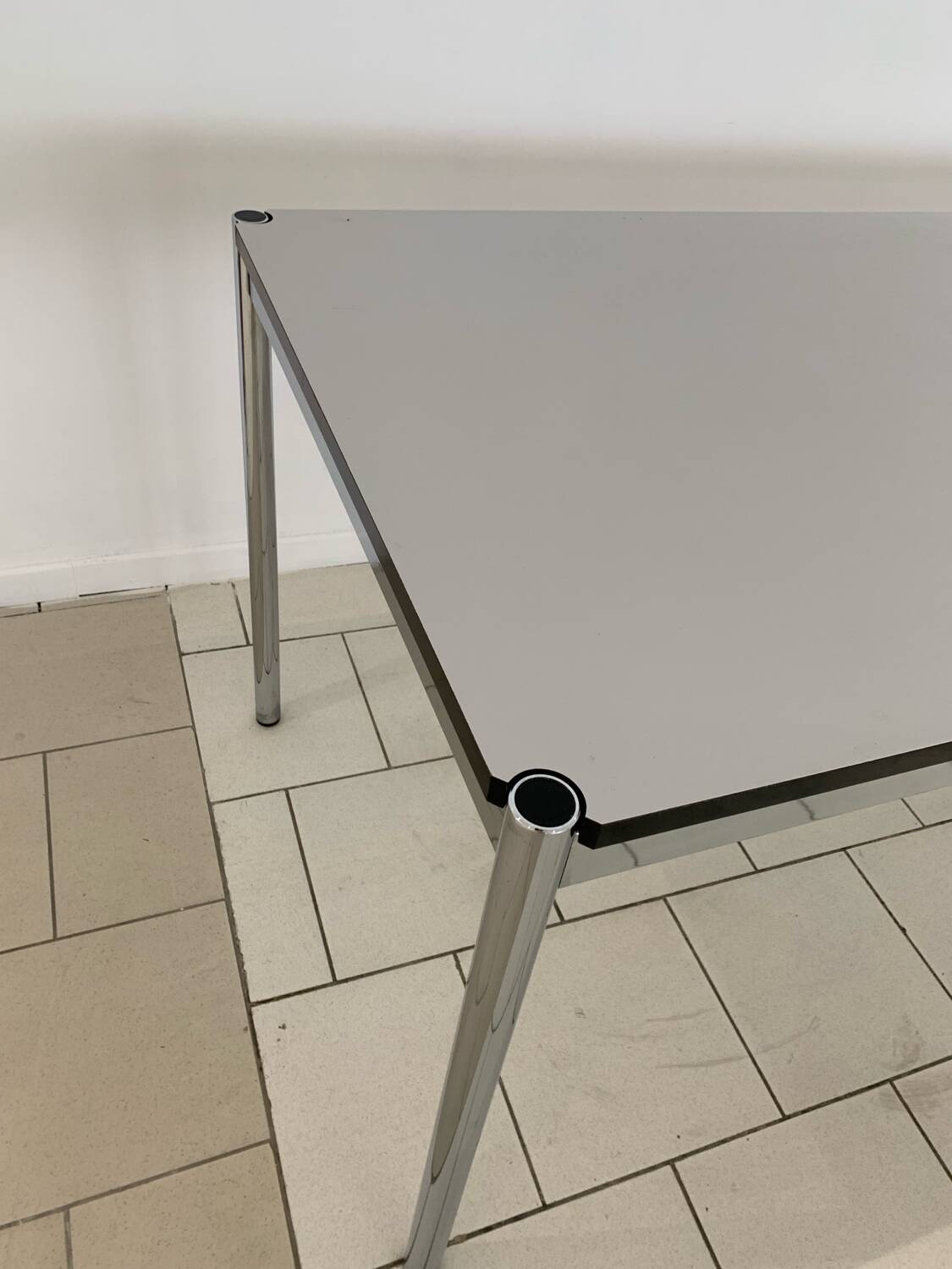 Table USM Haller Design
