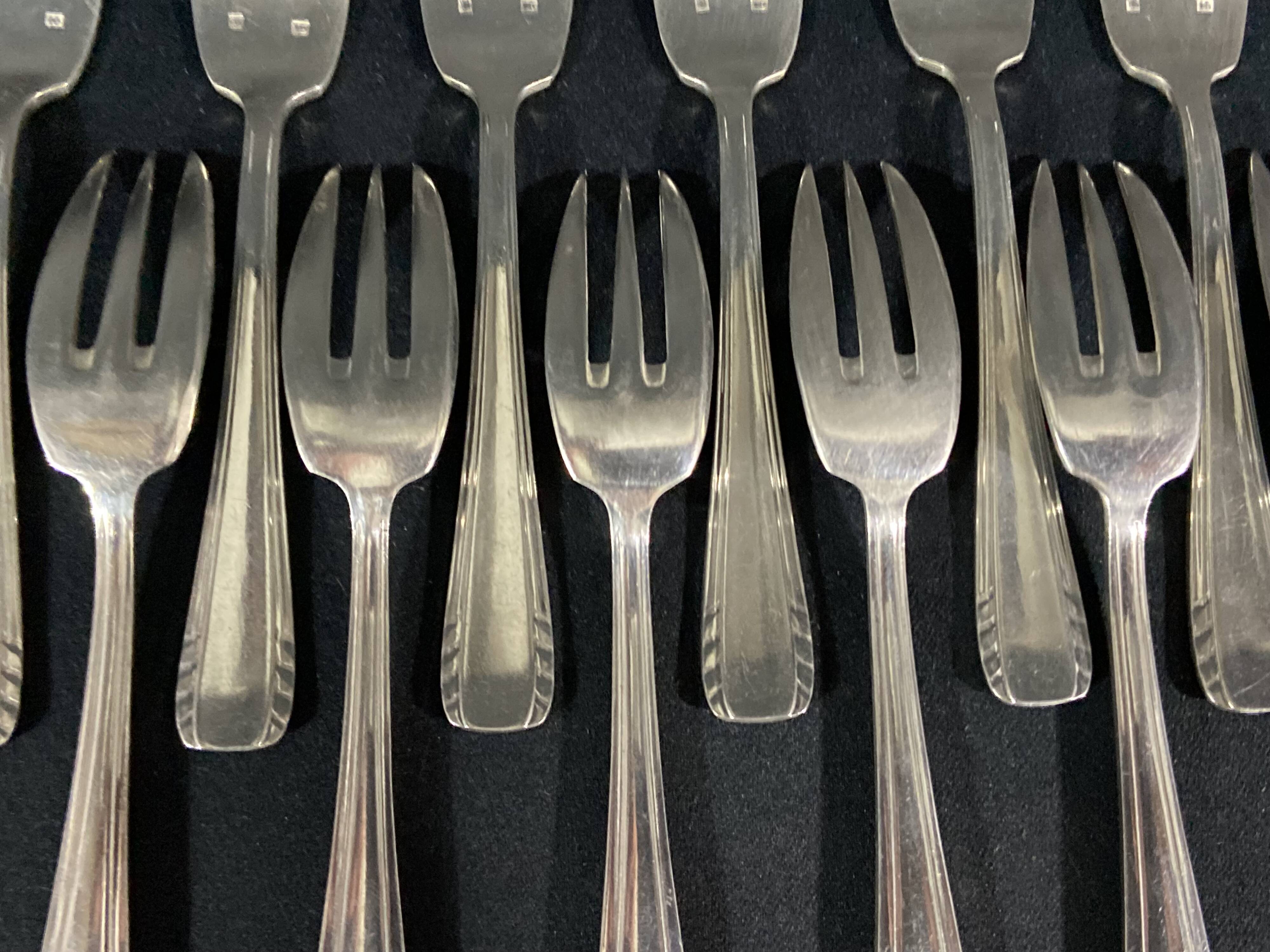 Set of 12 Vintage Design Silver Metal Dessert Cake Forks 1