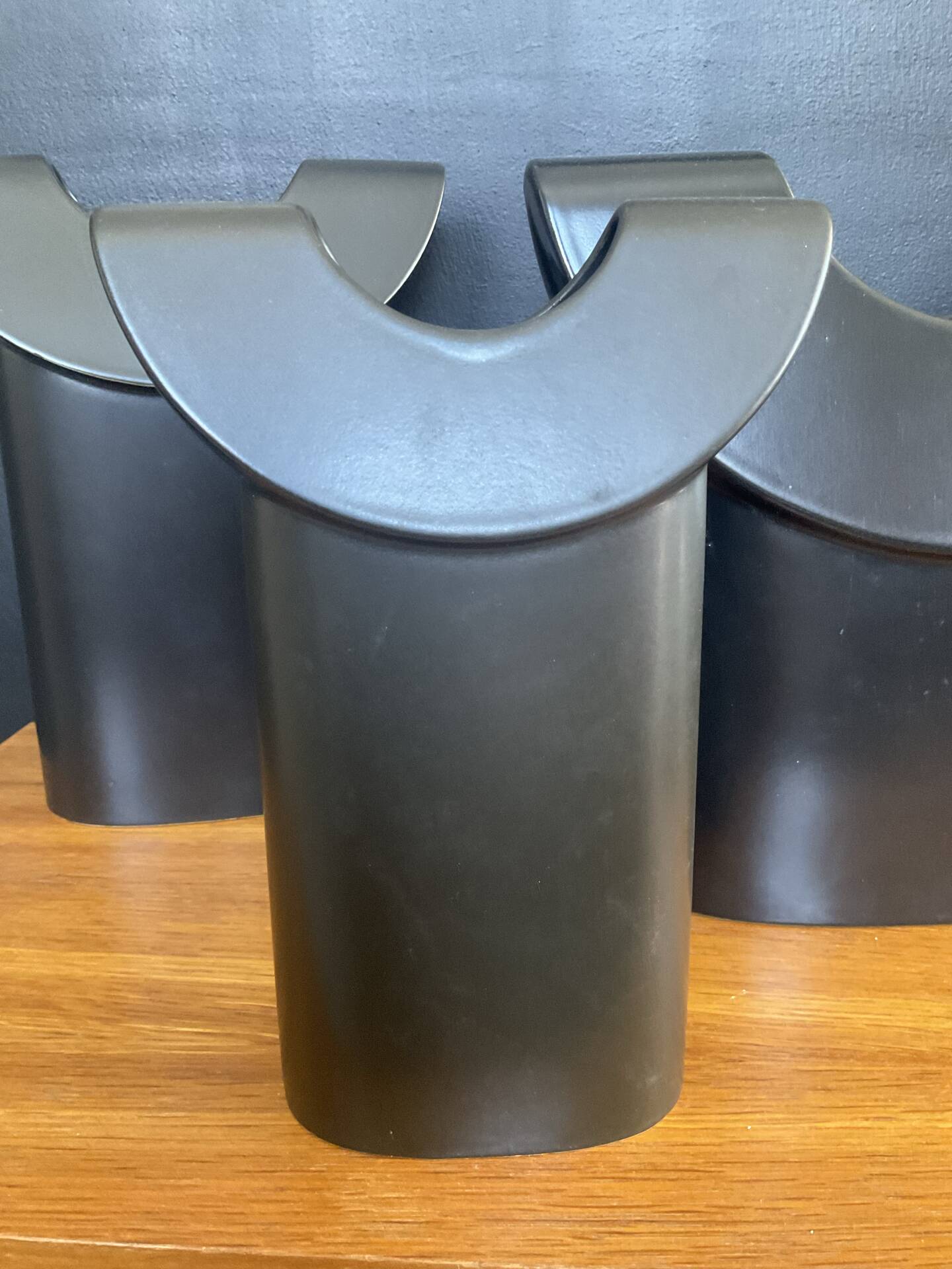 Trio de vases design par Paulus Van Leeuwen