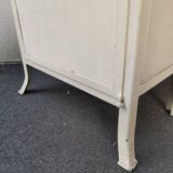 Old medical showcase