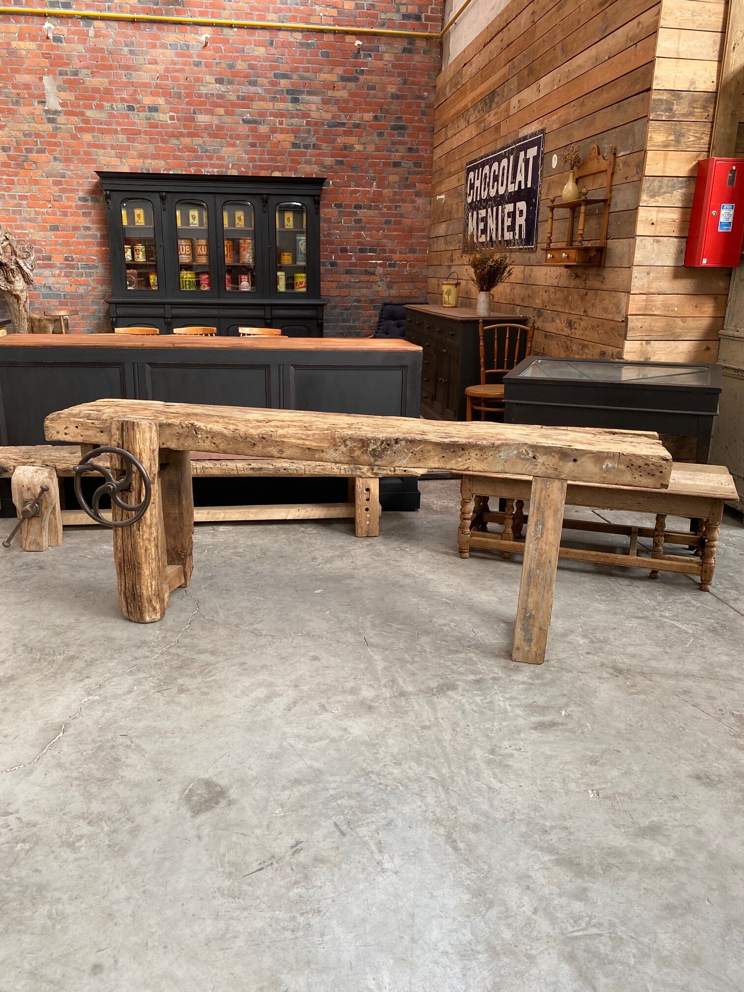 Old established console