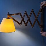 Wall lamp scissors in teak wood lampshade beige
