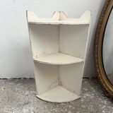 Corner kitchen shelves