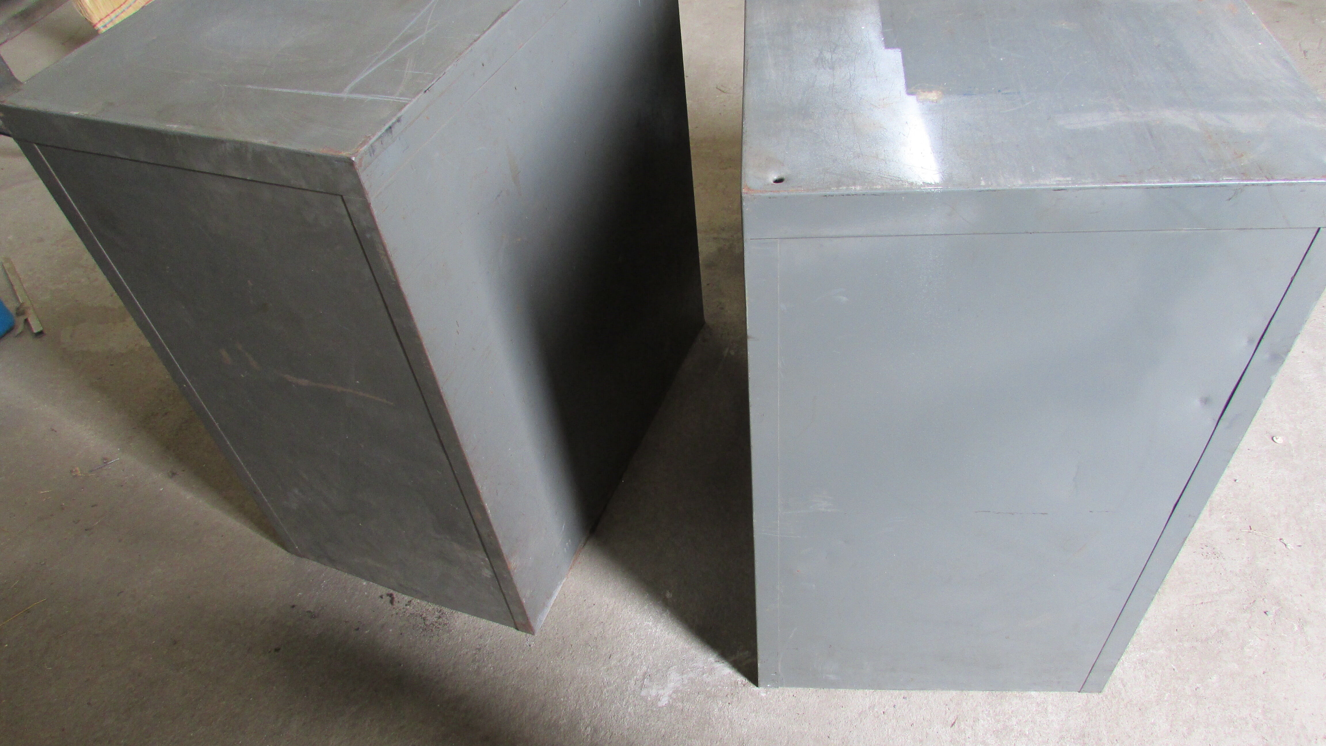 Set of 2 metal lockers Ronéo