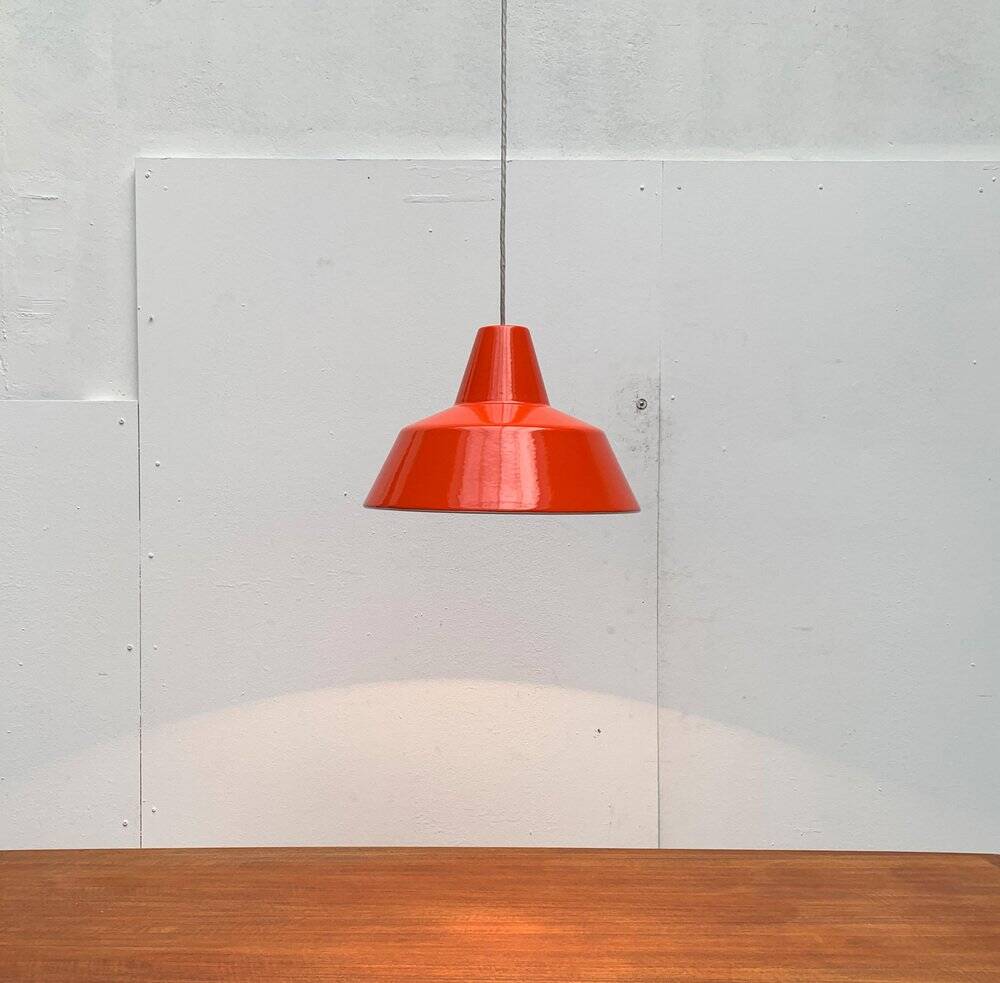 Suspensions Mid-Century danoise Emaille Amatur de Louis Poulsen, années 1960, lot de 3