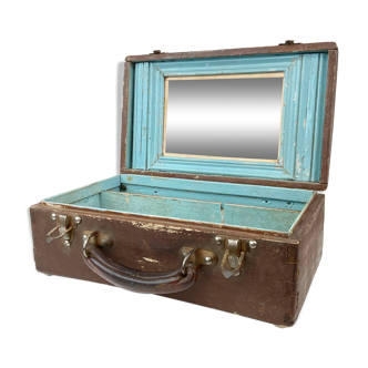 Jewelry box with mirror