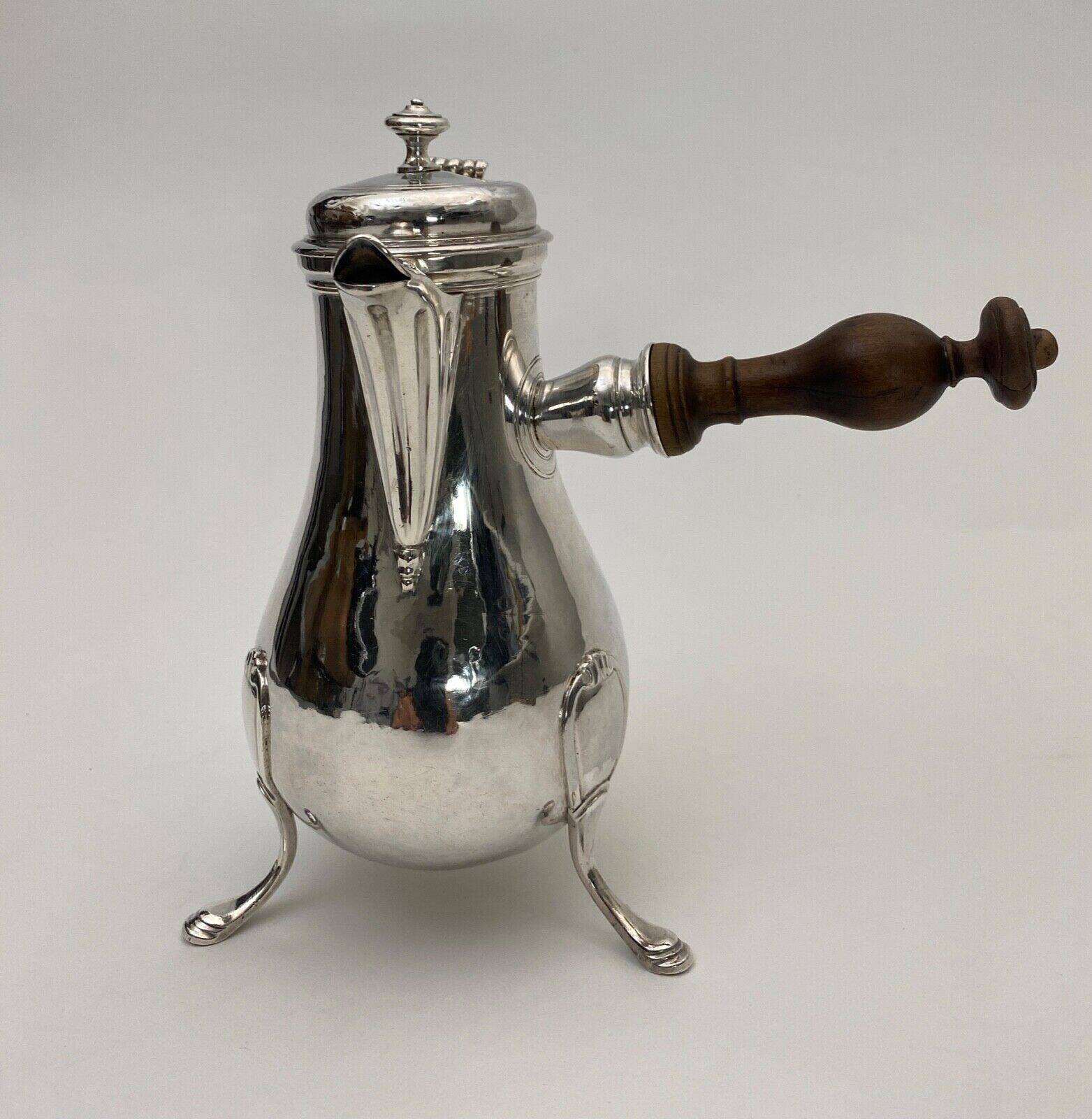 Tripod chocolate jug in silver from the 18th century Farmers General 378 grams