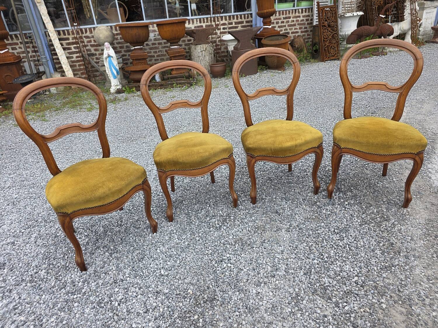 4 chaises style Louis Philippe en noyer