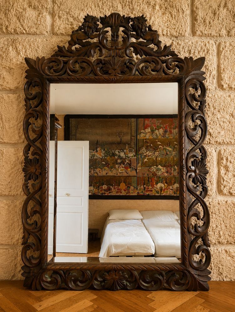 Large mirror with an openwork pediment in carved wood – Late 19th century
