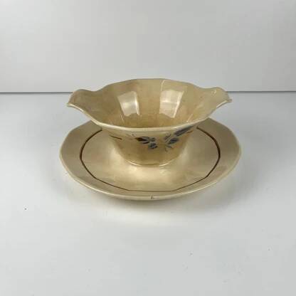 Sauceboat Sarreguemines flower pattern, first half of the 20th century.