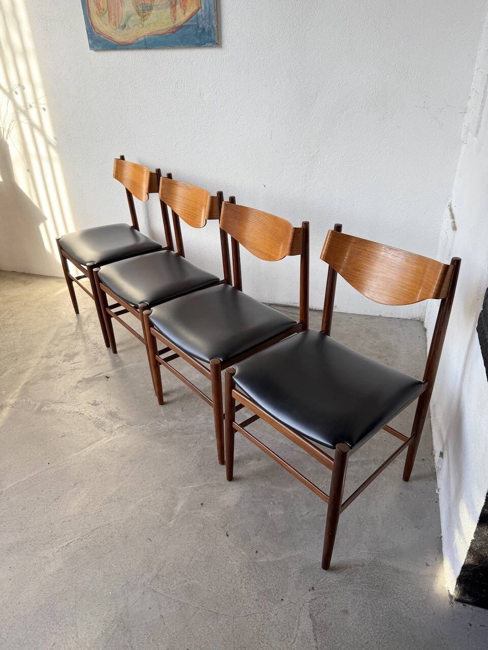 Set of 4 Italian chairs by Gianfranco Frattini.