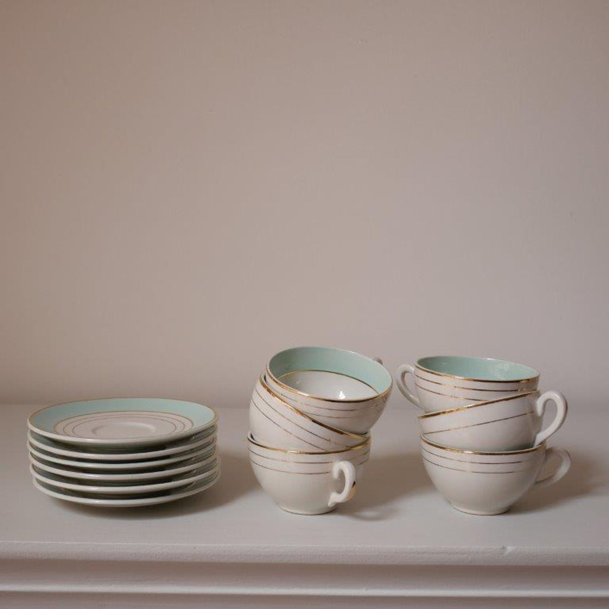 Set of 6 coffee cups with Lunéville saucers, Regency model