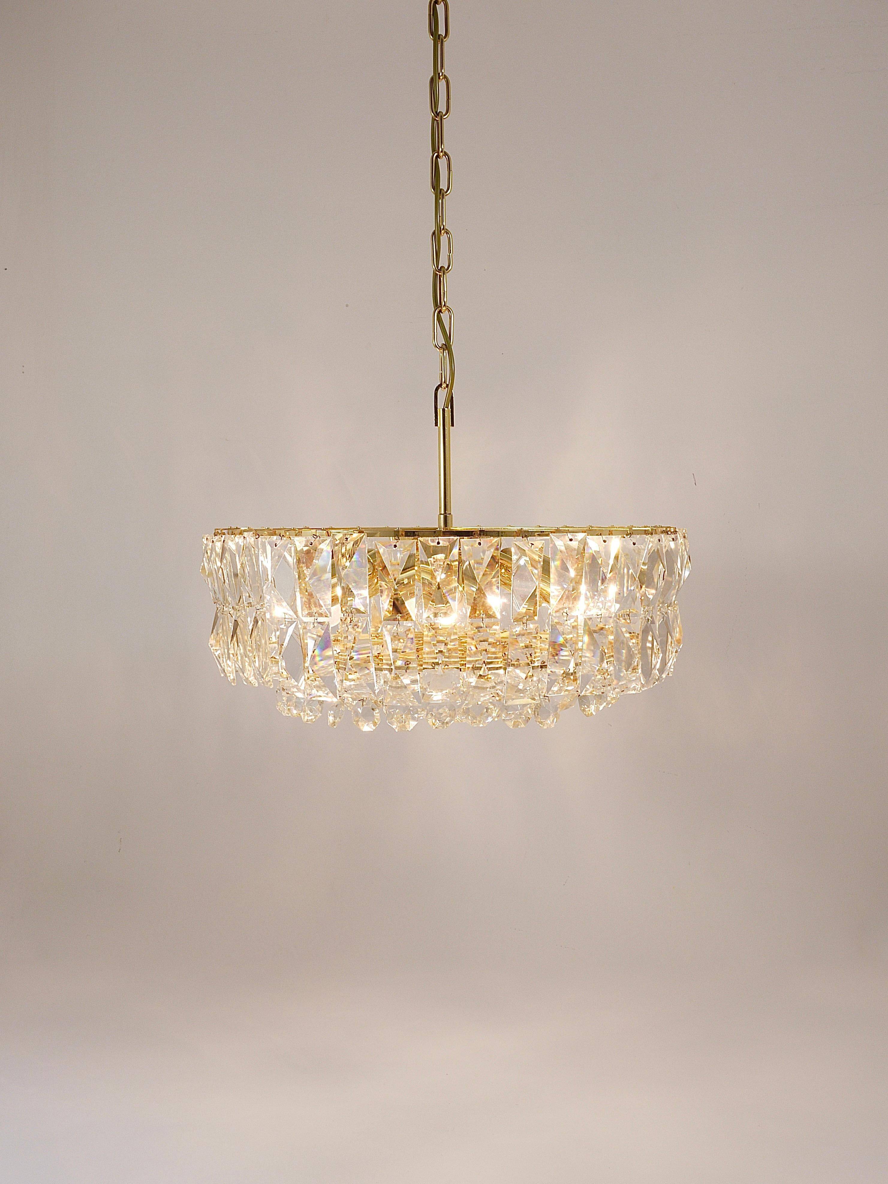 Bakalowits Vienna Grand Chandelier in Gilded Brass and Crystal Glass, Austria, 1970s