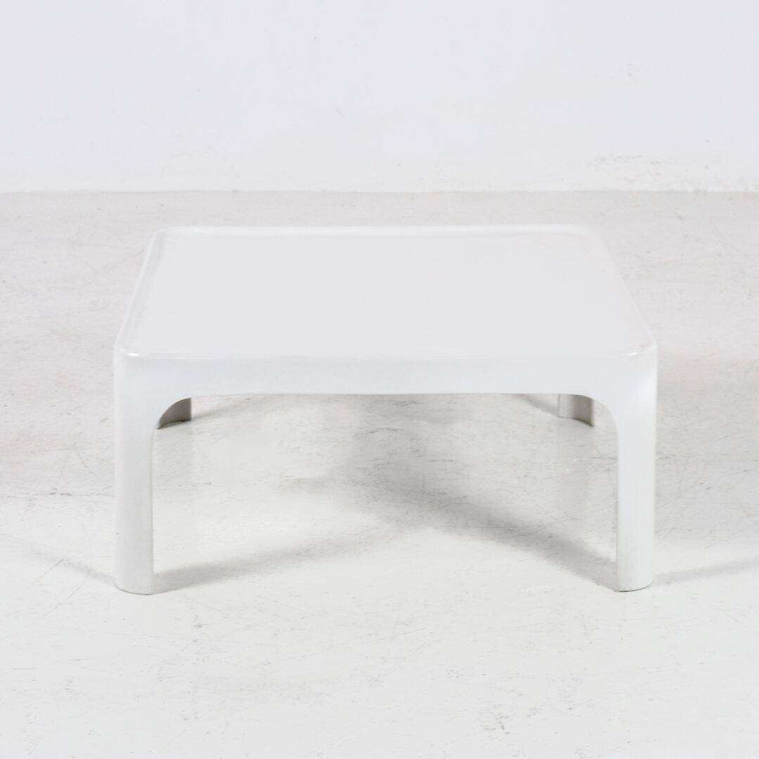 Space Age coffee table by Peter Ghyczy for Horn