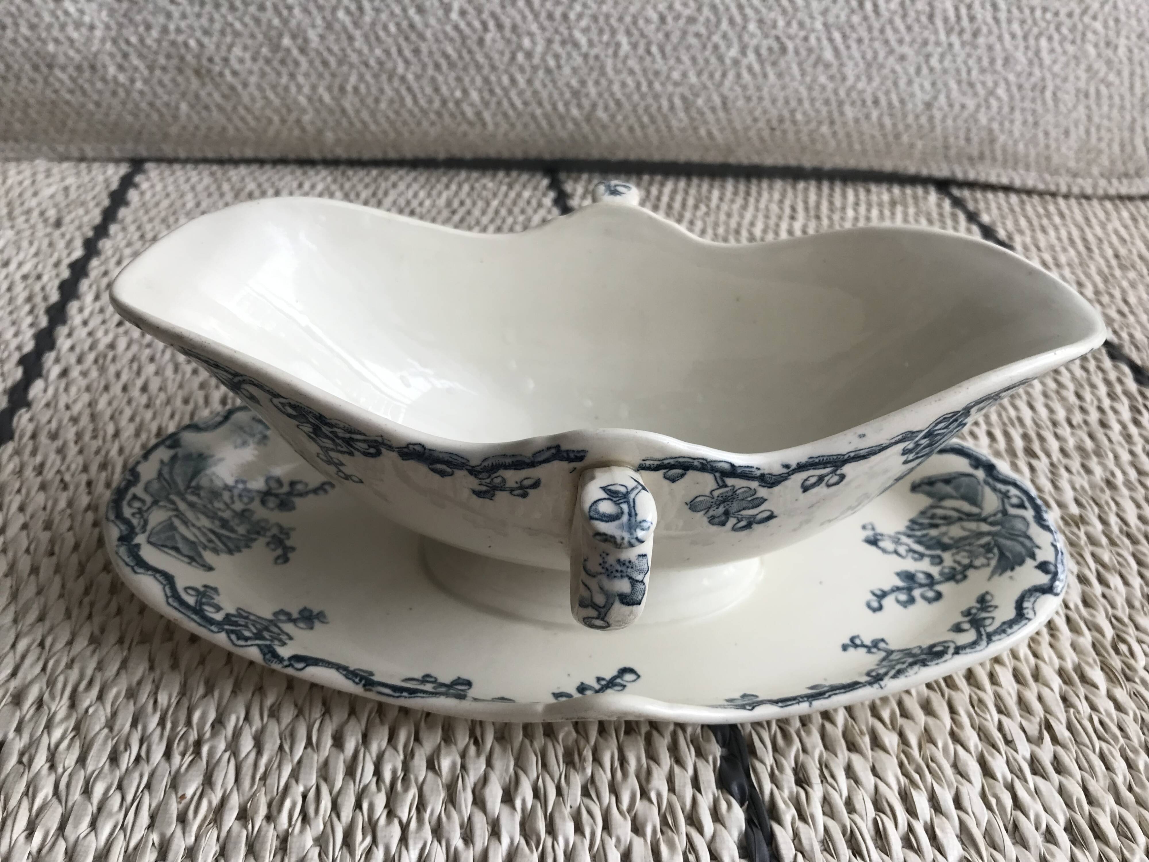 Keller and Guerin Luneville saucepan, Fontaineblau blue model