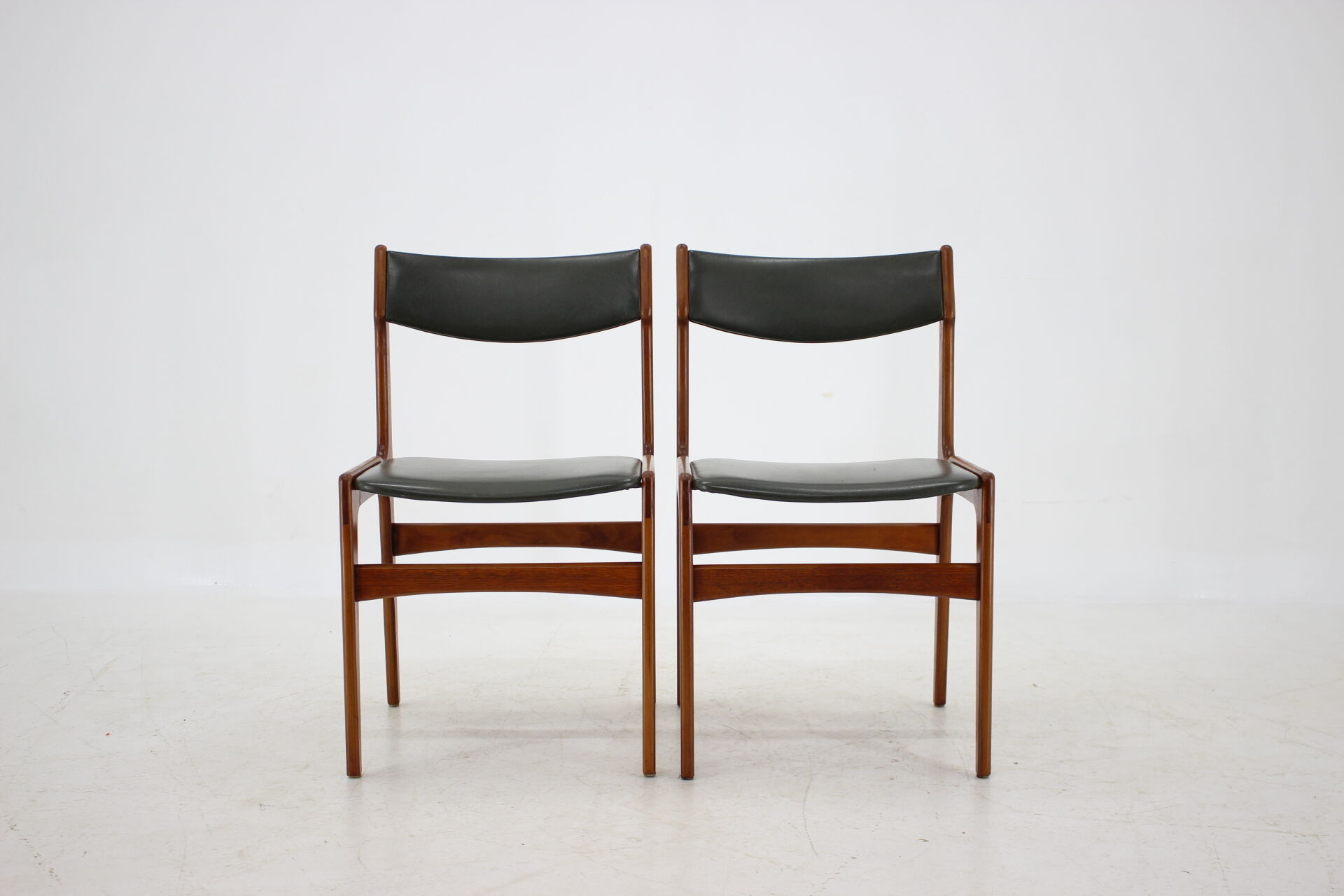 Ensemble de 6 chaises de salle à manger danoises en teck/cuir, années 1960