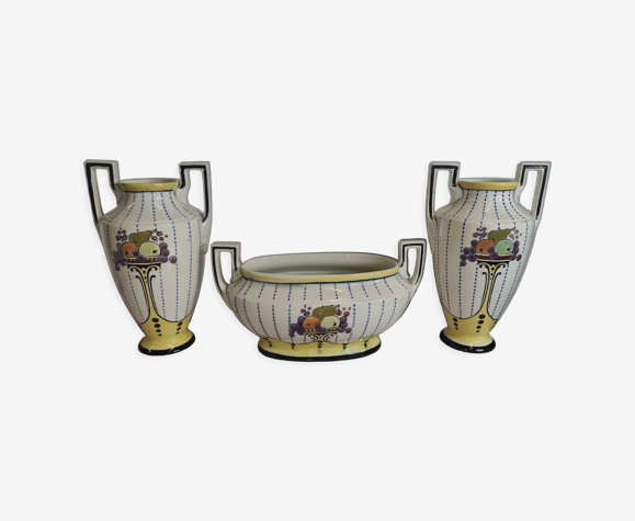 Jardinière avec 2 vases en barbotine style art déco