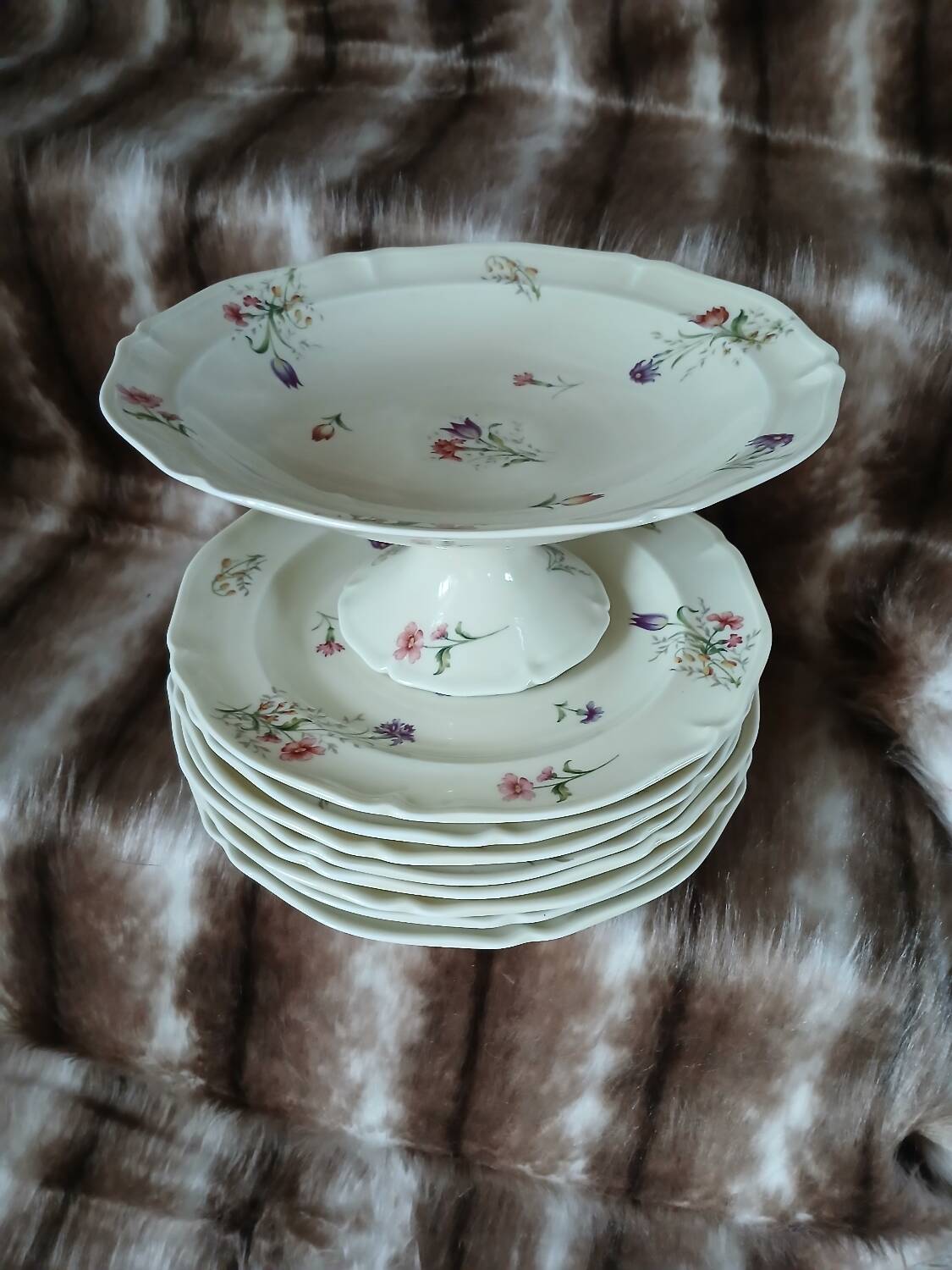 Service of 8 plates + 1 compote dish Limoges France