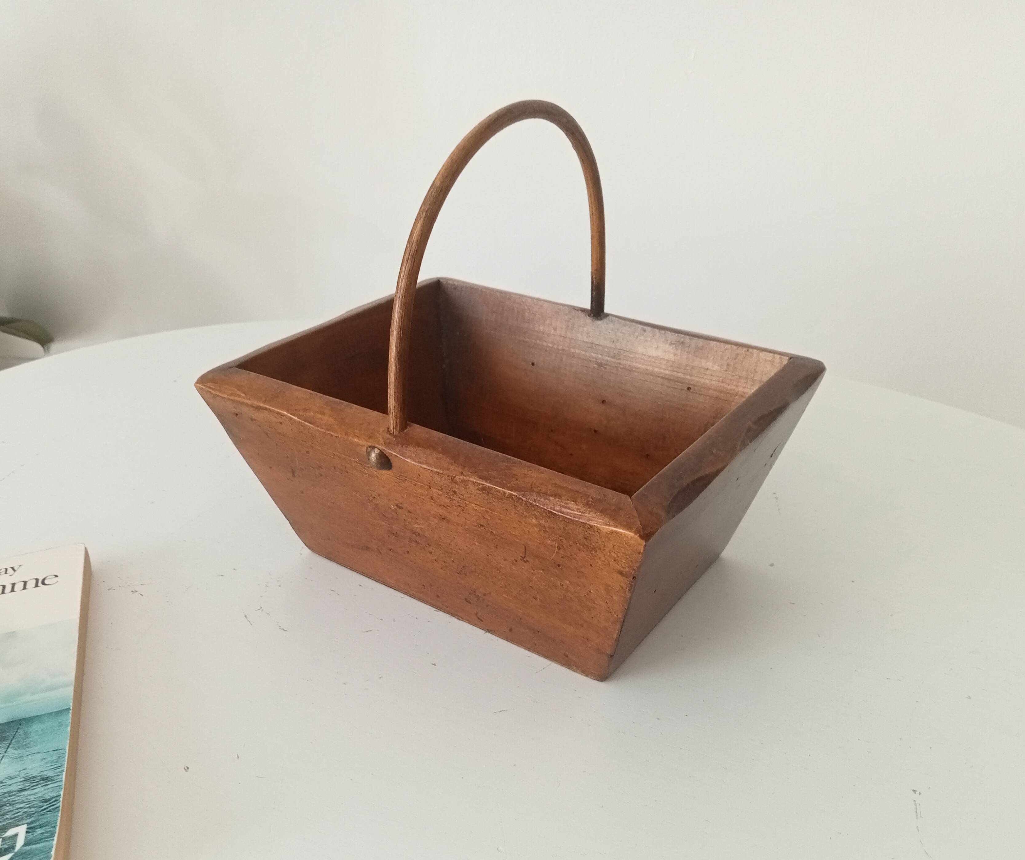Panier vintage artisanal en bois